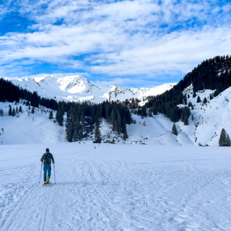 Geführte Schneeschuhwanderung zur Schwarzwasserhütte