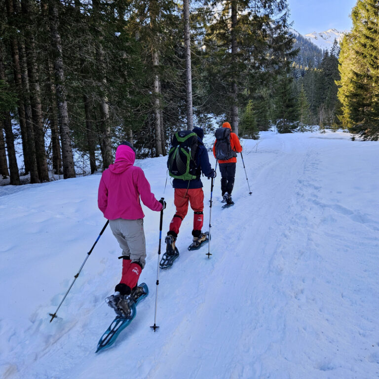 Geführte Schneeschuhwanderung zur Schwarzwasserhütte